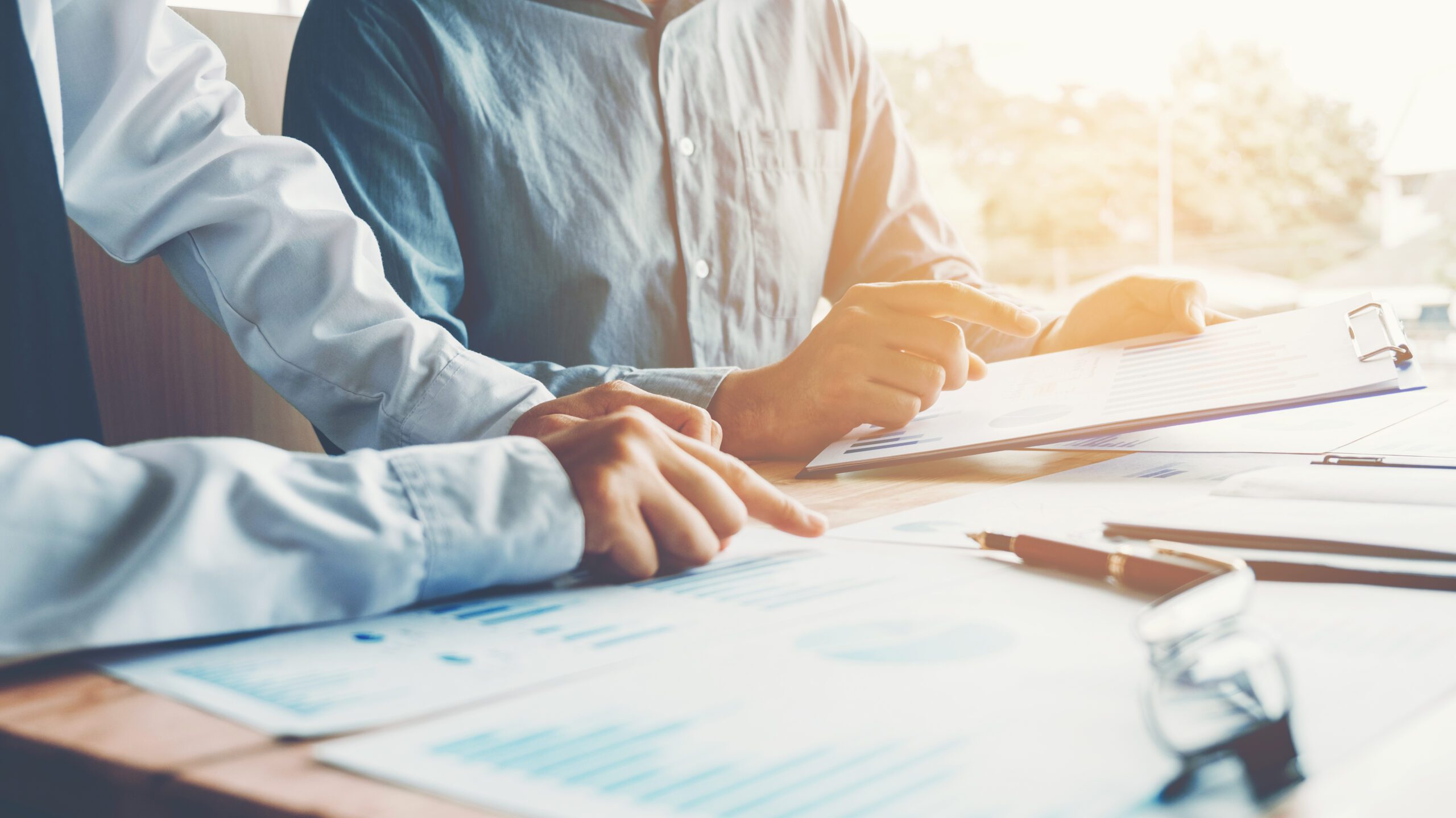 Business People meeting Planning budget and cost Strategy Analyse